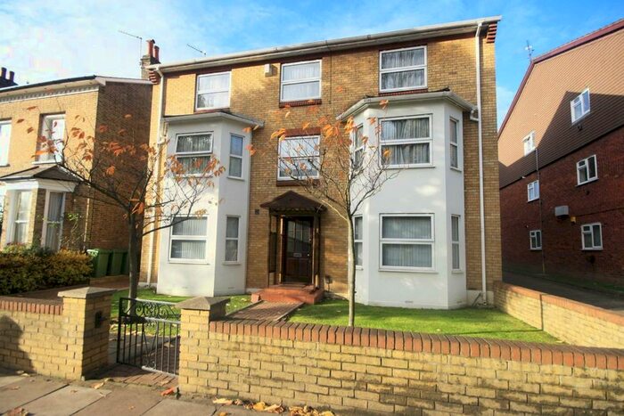 2 Bedroom Flat To Rent In Eaton Rise, London, W5