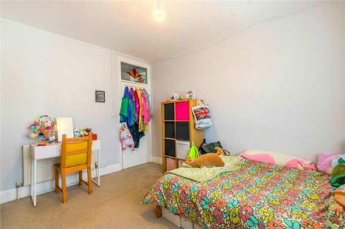 2 Bedroom Apartment For Sale In Winchester Road, Bristol, BS4