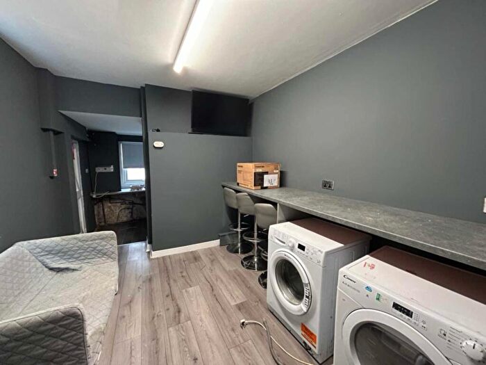 5 Bedroom Apartment To Rent In Belmont Road, Liverpool, Merseyside, L6