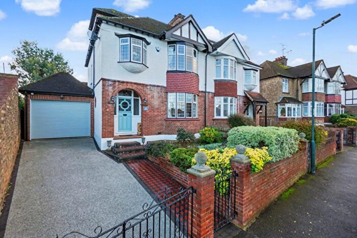 5 Bedroom Semi Detached House For Sale In Oxford Road, Upper Gillingham, ME7