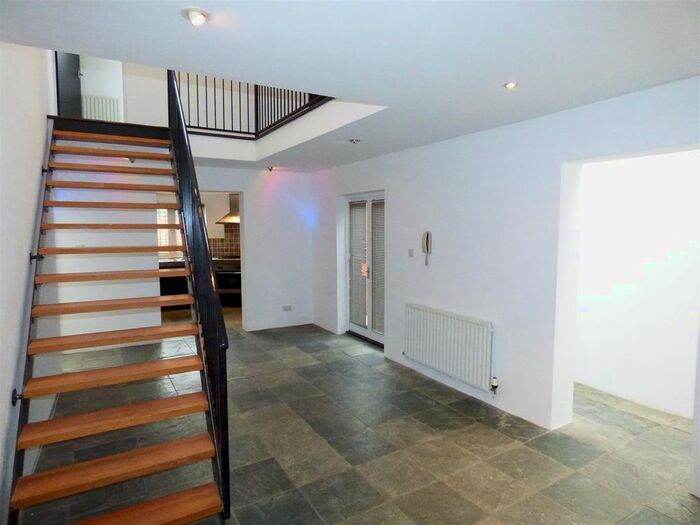 2 Bedroom Property To Rent In Hood Street, The Mounts, Northampton, NN1