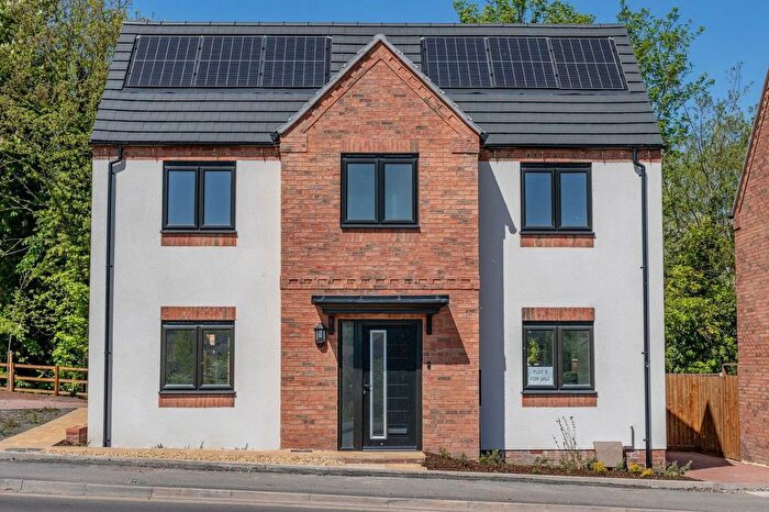 3 Bedroom Detached House To Rent In High Street, Wollaston, DY8