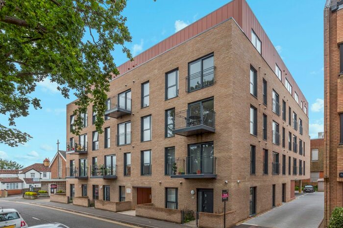 1 Bedroom Maisonette To Rent In Aston House, 62-68 Oak End Way, Gerrards Cross SL9