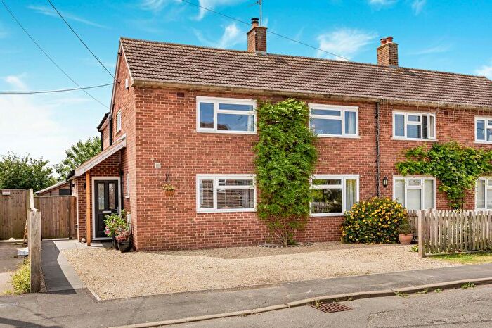 4 Bedroom Semi-Detached House For Sale In College Way, Horspath, OX33