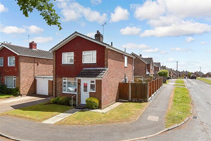 3 Bedroom Link Detached House For Sale In Rylands Road, Kennington, Ashford, Kent, TN24