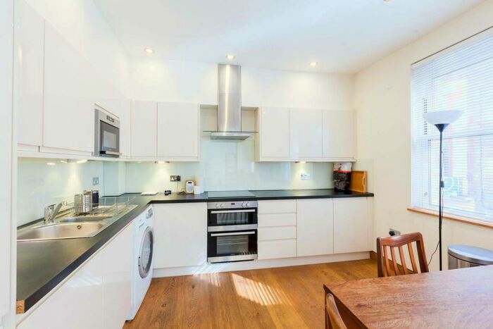1 Bedroom Flat To Rent In Hatton Wall, Clerkenwell, London, EC1N
