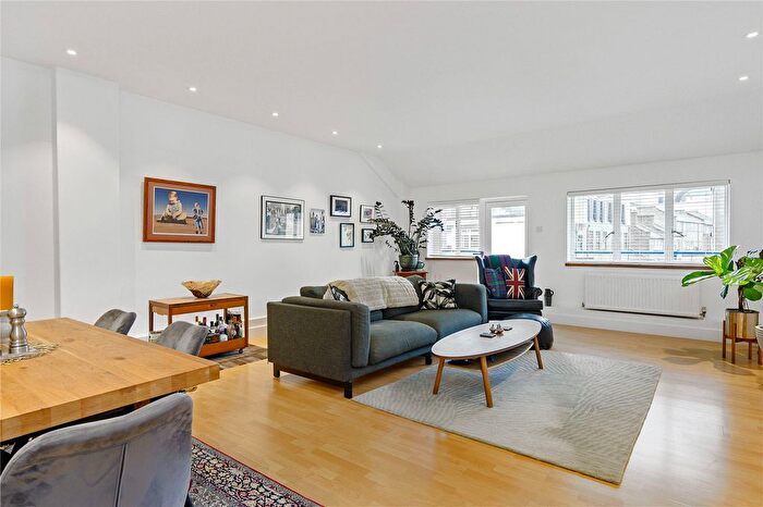 2 Bedroom Flat To Rent In Saffron Hill, Clerkenwell, London, EC1N