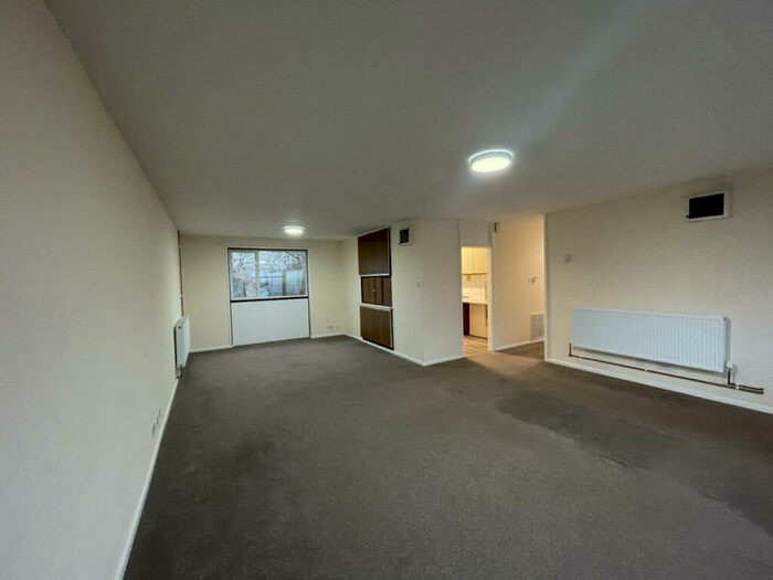 2 Bedroom Bungalow To Rent In Harris Road, Bicester, Oxfordshire, OX25