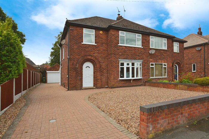 3 Bedroom Semi-Detached House For Sale In Rugby Road, Scunthorpe, DN16