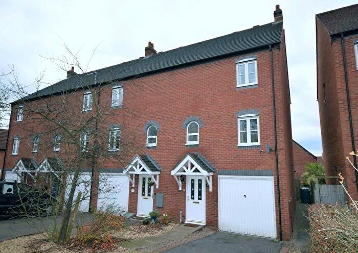 3 Bedroom Town House To Rent In Navigation Loop, Stone, ST15