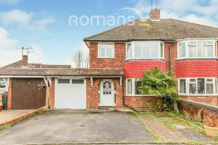 4 Bedroom Semi-Detached House To Rent In Robindale Avenue, Earley, RG6