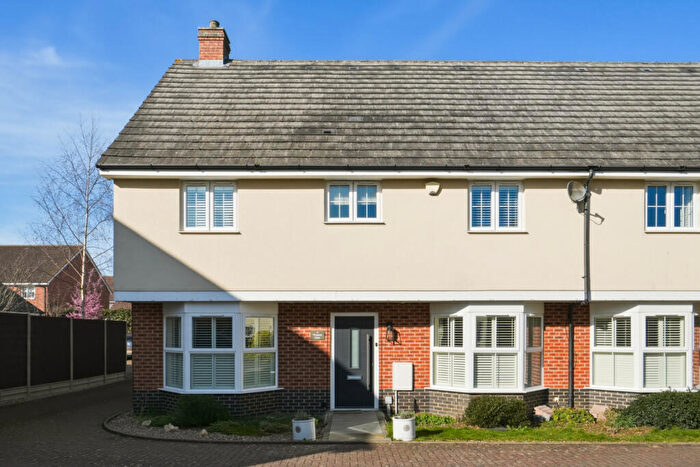 4 Bedroom Semi Detached House For Sale In Wyndrell Close, Little Canfield, Dunmow, Essex, CM6