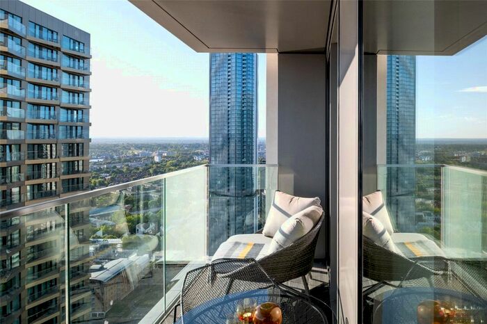 2 Bedroom Flat For Sale In Park Drive, Canary Wharf, E14