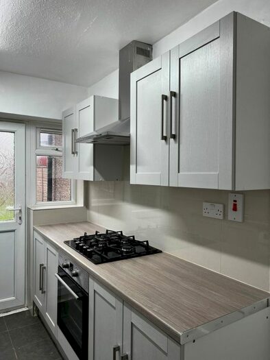 2 Bedroom Flat To Rent In Eastcote Lane, Northolt, UB5