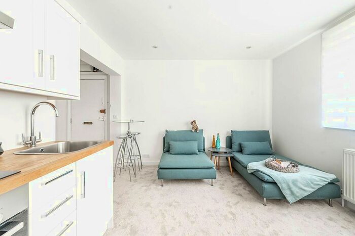 1 Bedroom Flat To Rent In Moreton Place, Pimlico, London SW1V