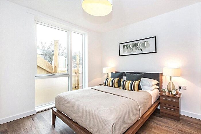 1 Bedroom Apartment To Rent In New Cross Road, London, SE14