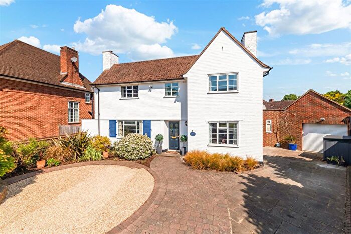 4 Bedroom Detached House For Sale In Avenue Road, Epsom, KT18