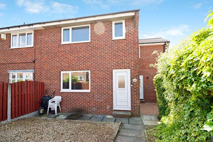 4 Bedroom Semi Detached House For Sale In Barnsley Road Hemsworth, Pontefract, WF9