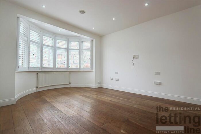 4 Bedroom Terraced House To Rent In Amberley Gardens, Enfield, Middlesex, EN1