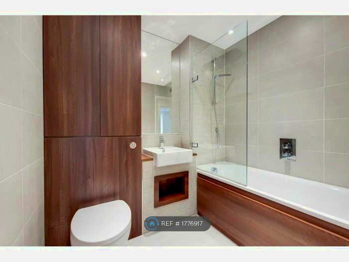 2 Bedroom Flat To Rent In Hudson House, London, E3