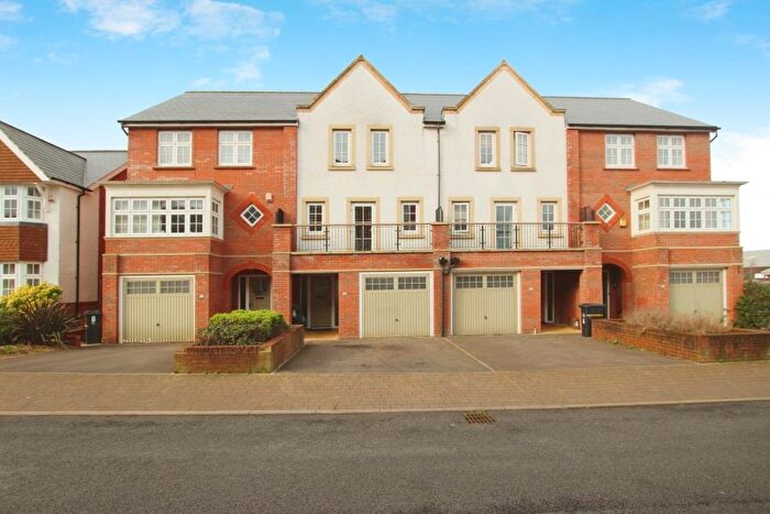 6 Bedroom Town House To Rent In Leader Street - Cheswick Village, BS16