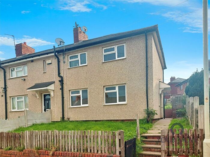 3 Bedroom Semi Detached House For Sale In Lupin Road, Dudley, West Midlands, DY2