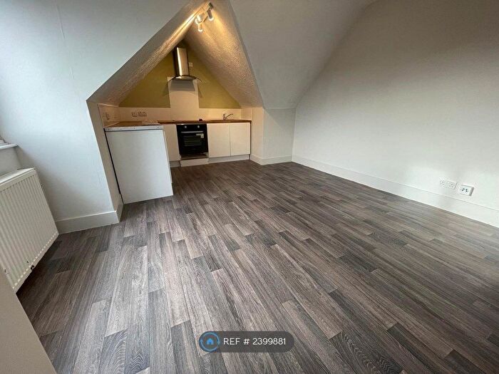 2 Bedroom Flat To Rent In Carysfort Road, Bournemouth, BH1