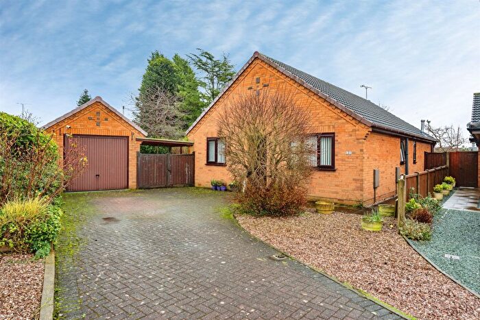 3 Bedroom Detached Bungalow For Sale In Windmill Close, Uttoxeter, ST14