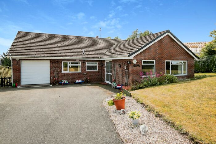 4 Bedroom Bungalow For Sale In Penygarreg Rise, Pant, Oswestry, Shropshire, SY10