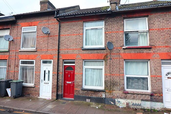 2 Bedroom Terraced House For Sale In Russell Street, Luton, Bedfordshire, LU1