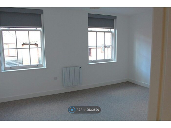 3 Bedroom Flat To Rent In Church Road, London, NW10