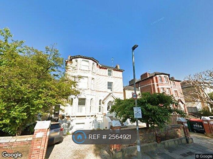 2 Bedroom Flat To Rent In Colinette Road, London, SW15