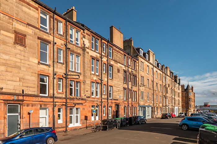 1 Bedroom Flat For Sale In / Rossie Place, Edinburgh, EH7