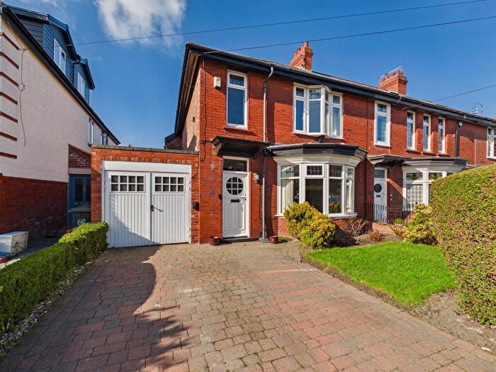 4 Bedroom Semi Detached House For Sale In Beech Grove, Whitley Bay, NE26