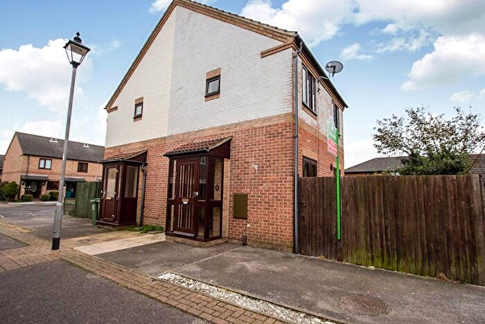1 Bedroom House To Rent In Bertie Road, Southsea, Hampshire, PO4