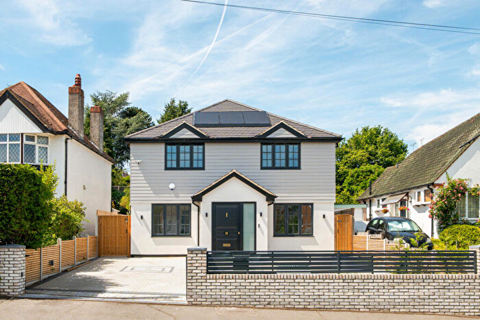 4 Bedroom Detached House For Sale In Tubbenden Lane, Orpington, BR6