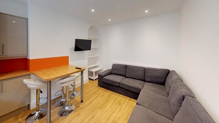 4 Bedroom Flat To Rent In Saint Peter's Gate, Nottingham, NG1