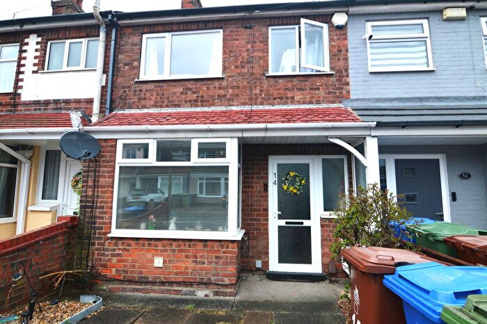 3 Bedroom Terraced House For Sale In Wentworth Road, Grimsby, DN34
