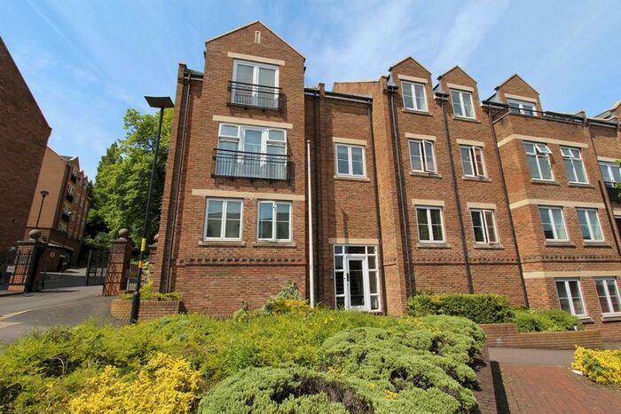3 Bedroom Flat To Rent In Caversham Place, Sutton Coldfield, B73