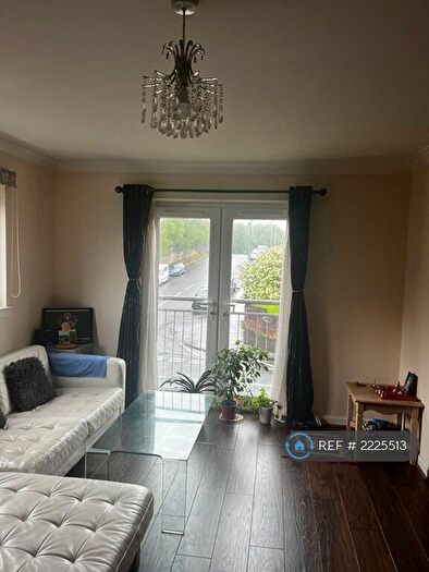 2 Bedroom Flat To Rent In Auchentoshan Terrace, Glasgow, G21
