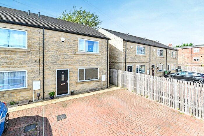 3 Bedroom End Terrace House To Rent In York Street, Bingley, West Yorkshire, BD16