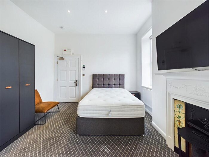 Apartment To Rent In Blanche Lane, South Mimms, EN6