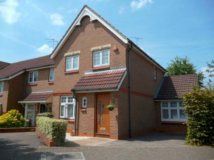 3 Bedroom Semi-Detached House To Rent In Berberry Close, Edgware, HA8