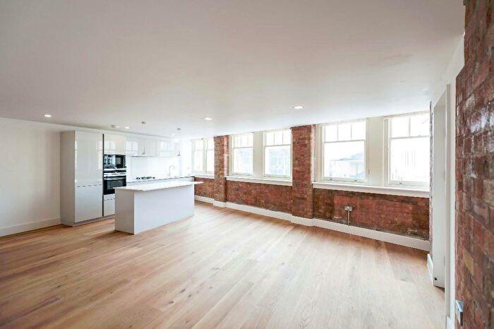 3 Bedroom Apartment To Rent In Kingsland Road, Shoreditch, London, E2