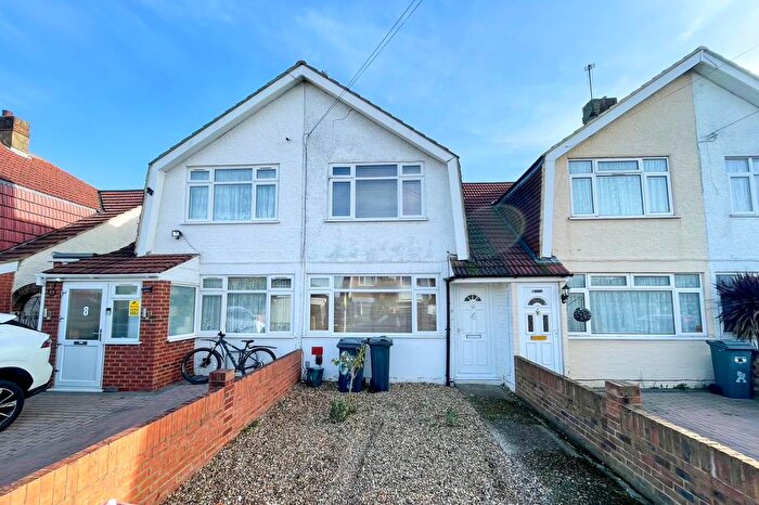 2 Bedroom Terraced House For Sale In Gloucester Road, Feltham, Middlesex, TW13
