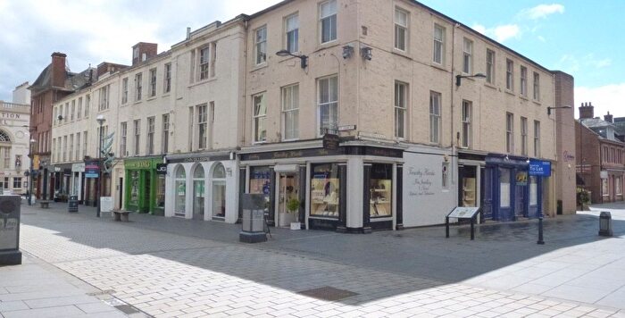 2 Bedroom Flat To Rent In South St. Johns Place, Perth, PH1