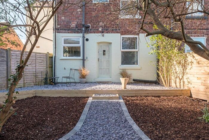 2 Bedroom Flat For Sale In Leamington Street, Crookes, S10