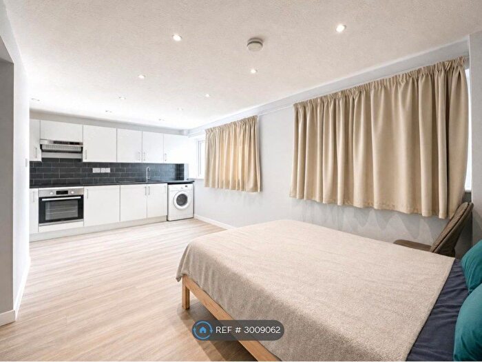 Studio To Rent In Horndean Road, Bracknell, RG12