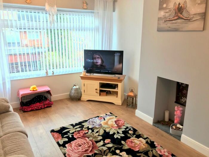 2 Bedroom Bungalow To Rent In Durham Drive, Wigston, LE18