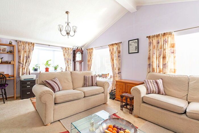 2 Bedroom Mobile/park Home For Sale In Upton, Ringstead, Dorchester, DT2